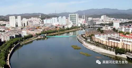 承德,孤灯剧本下的沉思之夜